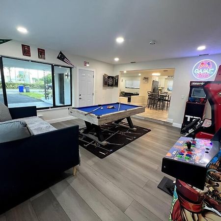 Вілла Modern Tropical Oasis With Arcade, Hottub & Minigolf Голлівуд Екстер'єр фото