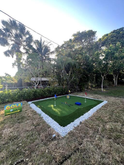 Вілла Modern Tropical Oasis With Arcade, Hottub & Minigolf Голлівуд Екстер'єр фото